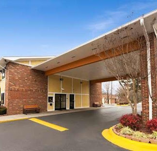 Super 8 by Wyndham Charlotte University